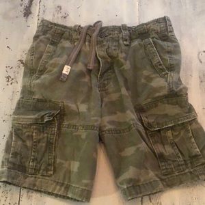 Abercrombie men’s 30 camo cargo shorts